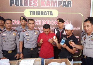 Dua Penipu Pengganda Uang Diciduk Polisi