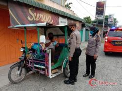 Menjelang Penerapan New Normal, Polres Asahan Bagikan Nasi Bungkus Kepada Masyarakat Terdampak Covid