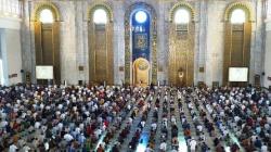 Masjid Agung Sunan Ampel tetap Lakukan Salat Jumat