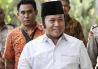 Uang Korupsi Zainudin Hasan Berseleweran