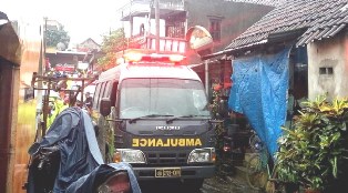 Viral, Ngaku TNI Pengendara Ini Halangi Ambulan