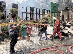 SDN 118 Kota Pekanbaru Terbakar Saat Proses Belajar, 7 Kelas Hangus