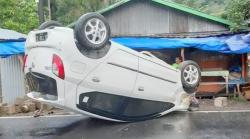 Balik Mudik Satu Sedan di Bone Terbalik 3 Luka