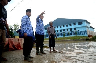 Firdaus: Pemko Hanya Urusi Drainase Tersier