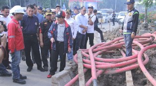 Penggali Kabel PLN Diamuk Plt Wako Palembang