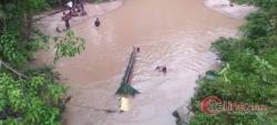 Y Allah ! Truk Sawit Masuk Sungai,1 Tewas