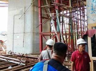 Kapolsek Tebet Membenarkan Tiang Penyangga DDT Mangarai Roboh