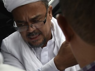 Surat Perintah Penjemputan Rizieq Terbit Senin