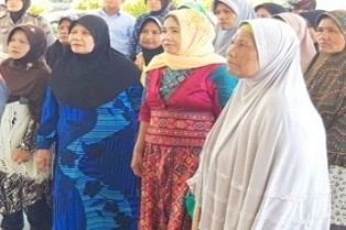 Warga Ampalu Pariaman Bawa Kasus RTLH Tidak Tepat Sasaran ke Kajari