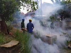 Manajemen PT SAI Lakukan  Fogging Kawasan Pemukiman Warga Desa Luberti