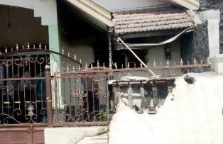 Rumah Relawan di Malang Ini Nyaris Jadi Bara, Saat Membantu Tetangga