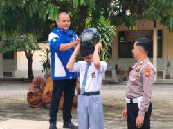 Sat Lantas Polres Kampar dan ISDC Polda Riau Gelar Police Goes to School di SMAN 1 Tambang