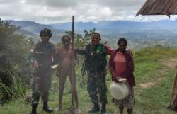 Satgas Yonif RK 751/VJS Gelar Patroli Simpatik di Papua