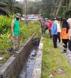 Curah Hujan Cukup Tinggi, Kelurahan Sei Renggas Asahan Bersihkan parit