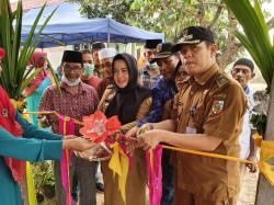 Lurah Tuah Madani dan Camat Kecamatan Tampan Resmikan Bank Sampah