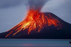 Indahnya Anak Krakatau dari Tengah Laut