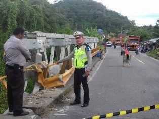 Jalin Riau-Sumbar Pulih Sebelum Lebaran