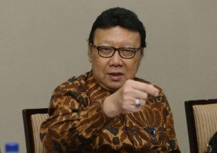 Wagubri Dilantik Bersama Lima Gubernur Terpilih