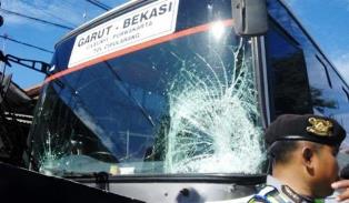 Diseruduk Bus Prima Jasa Garit - Bekasi Tiga Tewas Satu Kritis