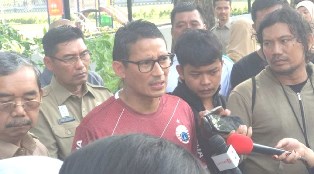 Relawan Jokowi Senam di Monas, Sandiaga: Bisa Pecah Belah Bangsa