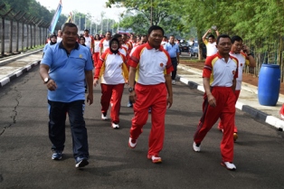 Seribuan PNS TNI Ikuti Olahraga Bersama HUT ke-47 Korpri