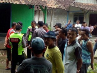 Janda di Biltar Ini Ditemukan Sudah Busuk dalam Rumah