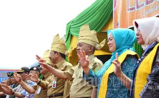 Kesuksesan Program KB di Tangan Bidan