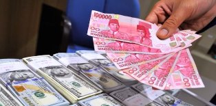 Harga Minyak Dunia Naik 3 Kali Lipat, Rupiah Merosot