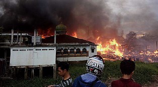 15 Rumah di Senapelan Ludes Terbakar