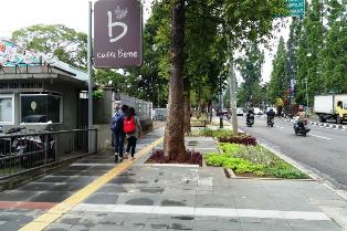 Berita Jabar - 26 Lokasi Trotoar Kota Bandung Bisa Dinikmati Warga