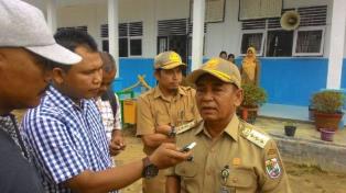 Bupati Pelalawan Tinjau UN SMA/MA