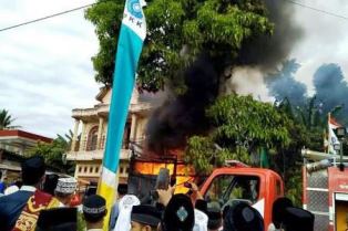 Pergi Shalat Idul Adha Ruko Nani Hangus