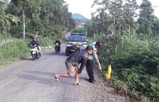 Bayi Malang Ini Dibuang Dipinggir Jalan salatiga